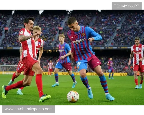 莱万多夫斯基与诺坎普见证历史性亮相，球迷热情迎接新传奇登场