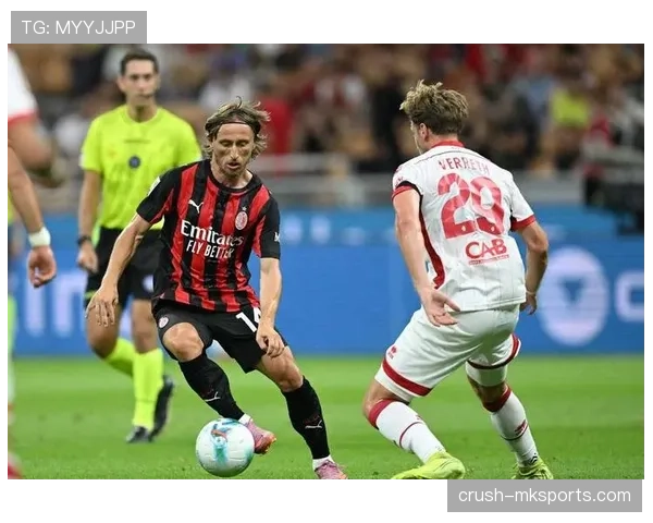 意甲焦点战:尤文图斯迎战AC米兰,强强对话引爆球迷期待 意甲焦点战:尤文图斯迎战AC米兰,强强对话引爆球迷期待